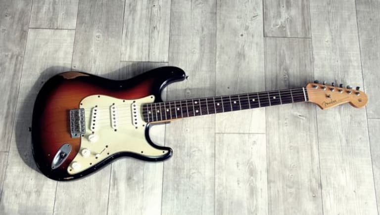 Rovk Riff How to play classic rock riffs: Essential Tips | Musiversity | Blog